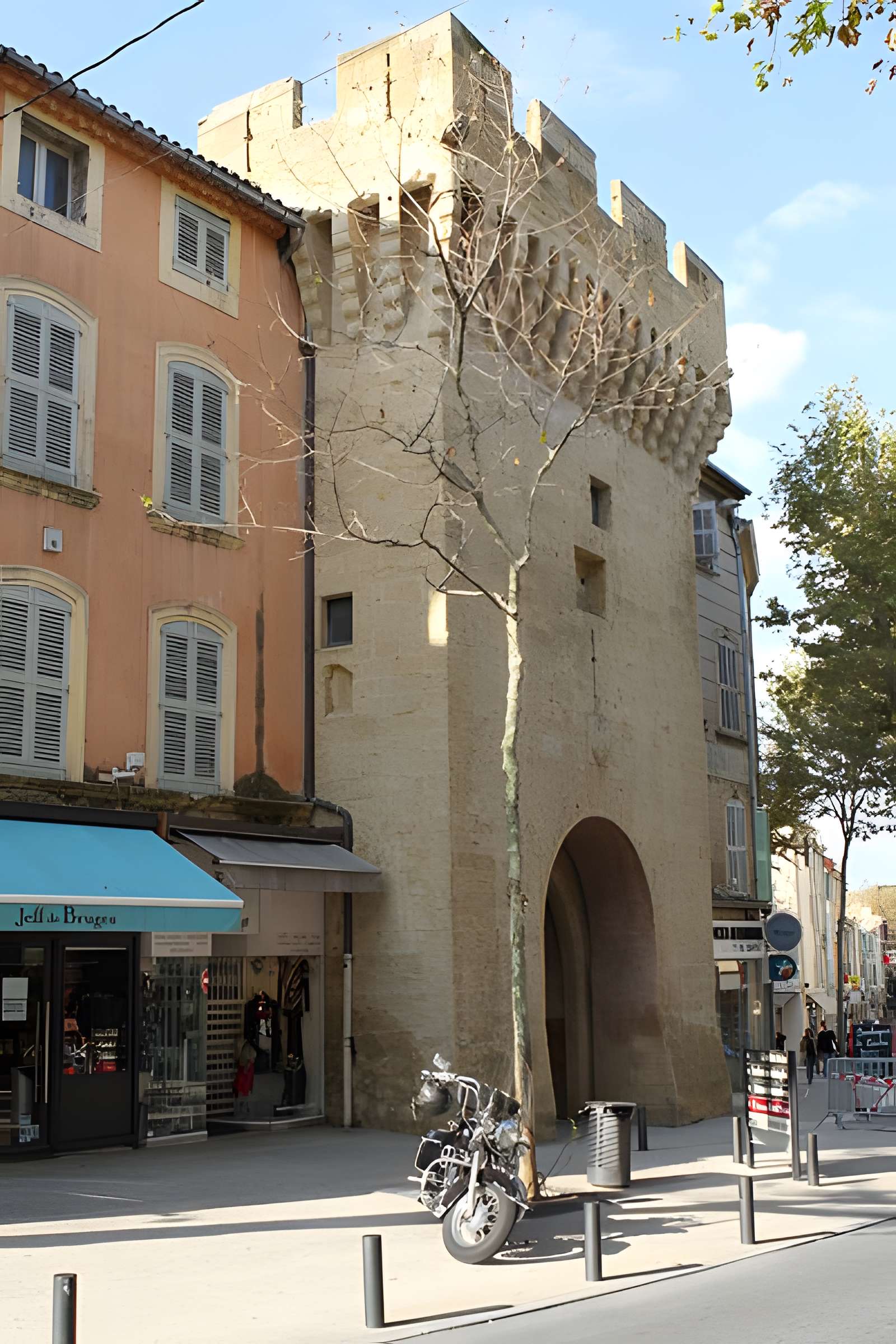 Porte de Bourgneuf à Salon-de-Provence