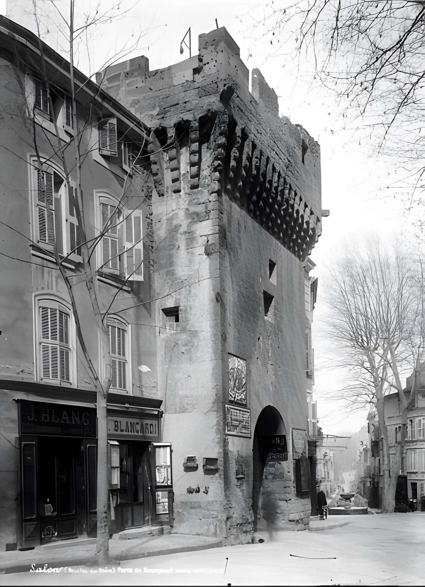Porte de Bourgneuf à Salon-de-Provence