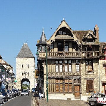 Porte de Bourgogne à Moret-sur-Loing