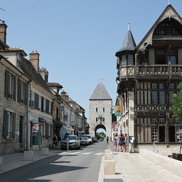 Porte de Bourgogne à Moret-sur-Loing
