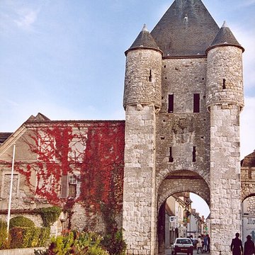 Porte de Bourgogne à Moret-sur-Loing