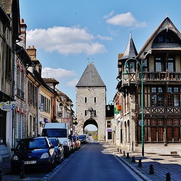 Porte de Bourgogne à Moret-sur-Loing