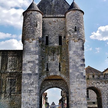 Porte de Bourgogne à Moret-sur-Loing