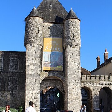 Porte de Bourgogne à Moret-sur-Loing