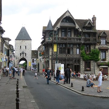 Porte de Bourgogne à Moret-sur-Loing