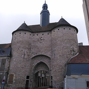 Porte de lHorloge de Mehun-sur-Yèvre