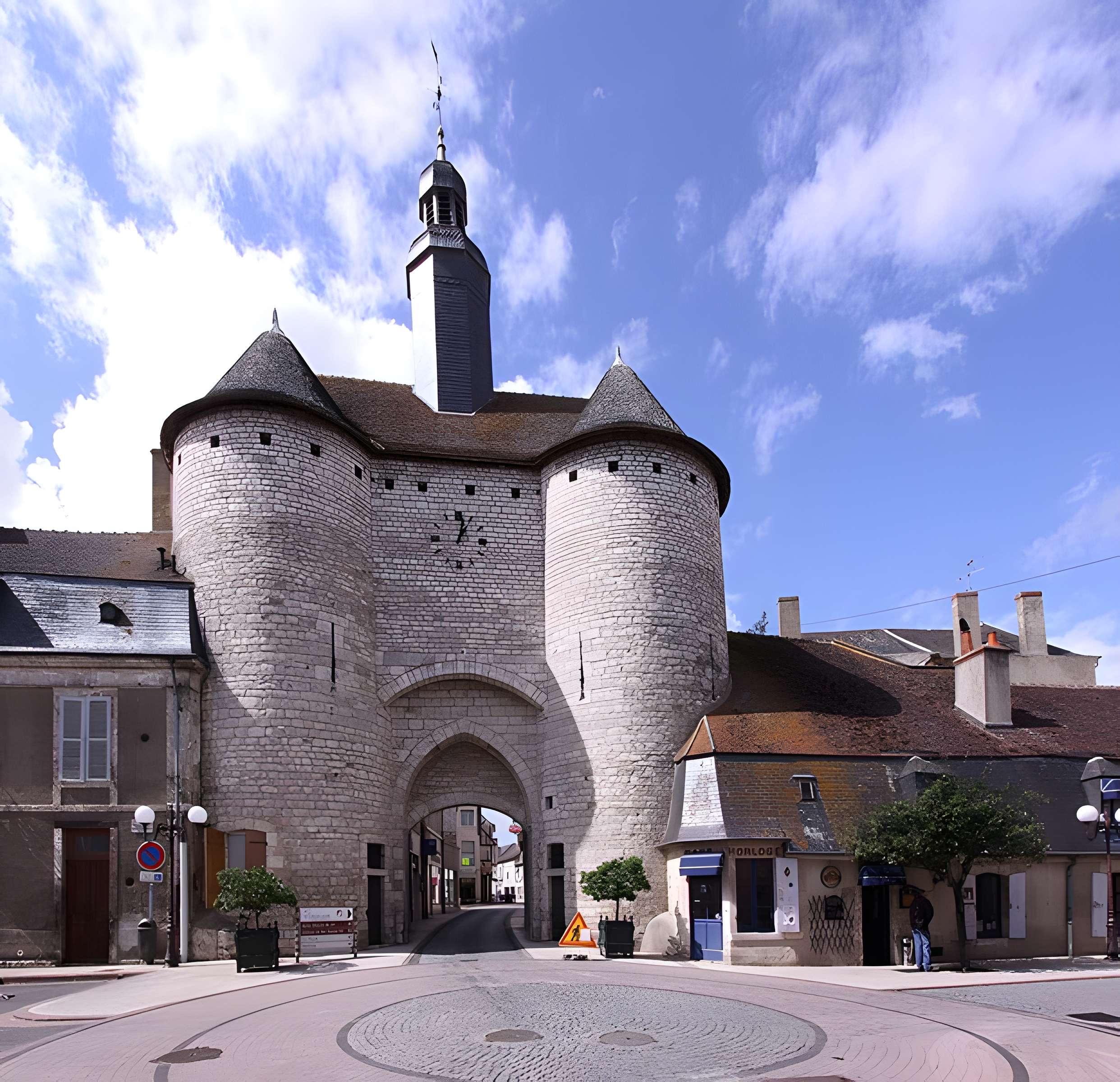 Porte de l'Horloge de Mehun-sur-Yèvre