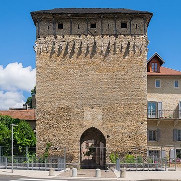 Porte de Lyon à Crémieu