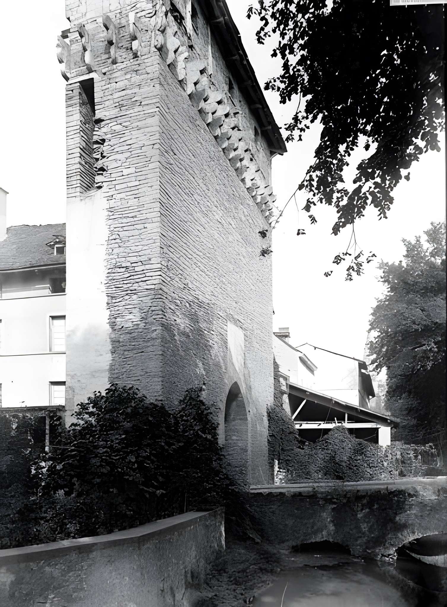 Porte de Lyon à Crémieu