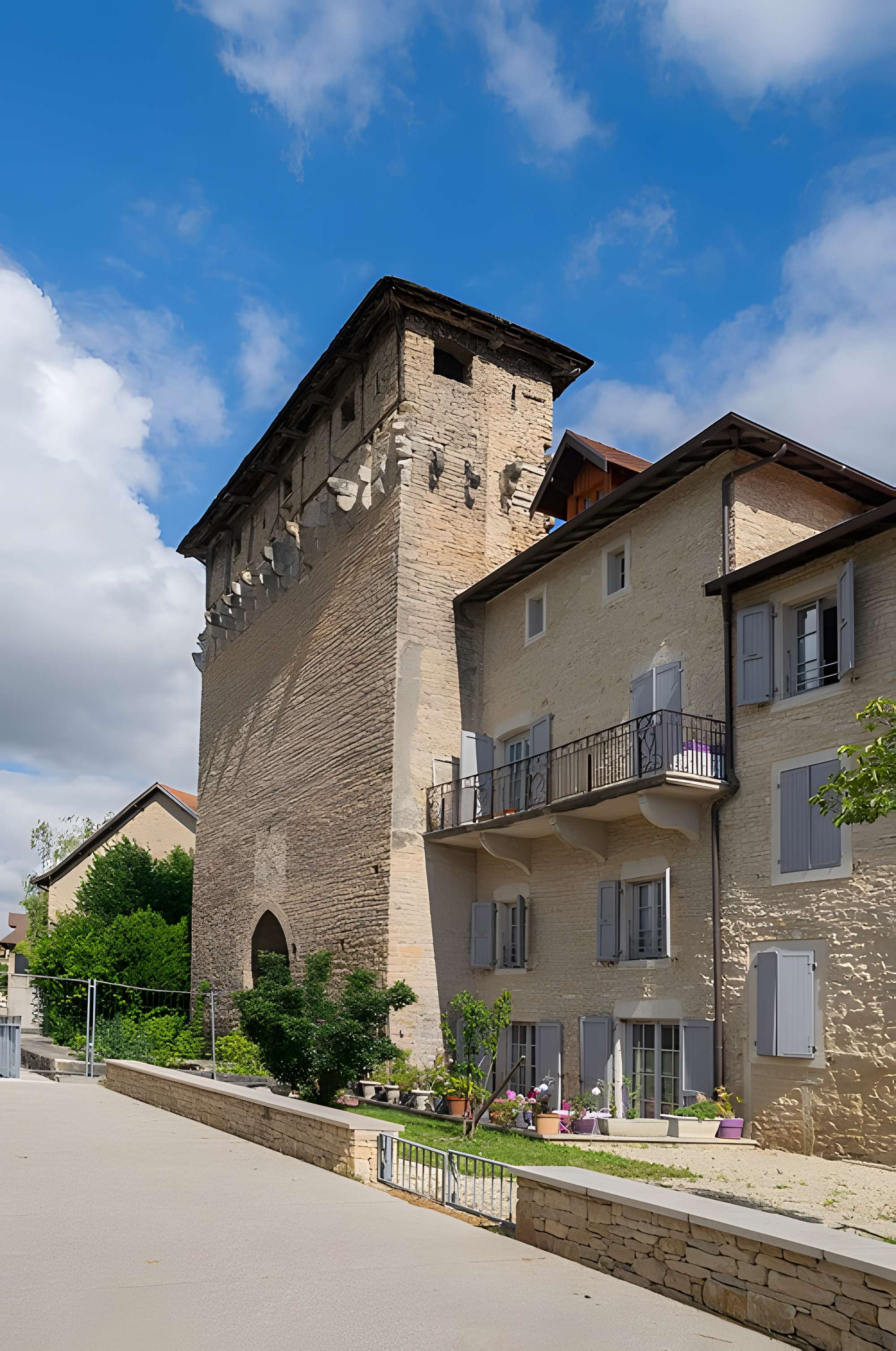 Porte de Lyon à Crémieu