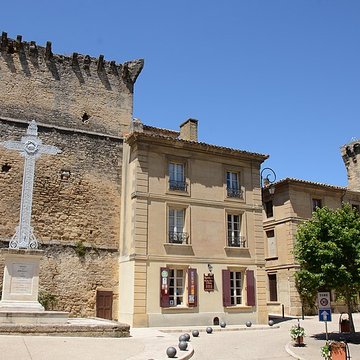 Porte de ville fortifiée