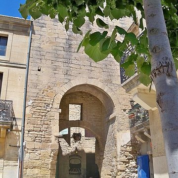 Porte de ville fortifiée