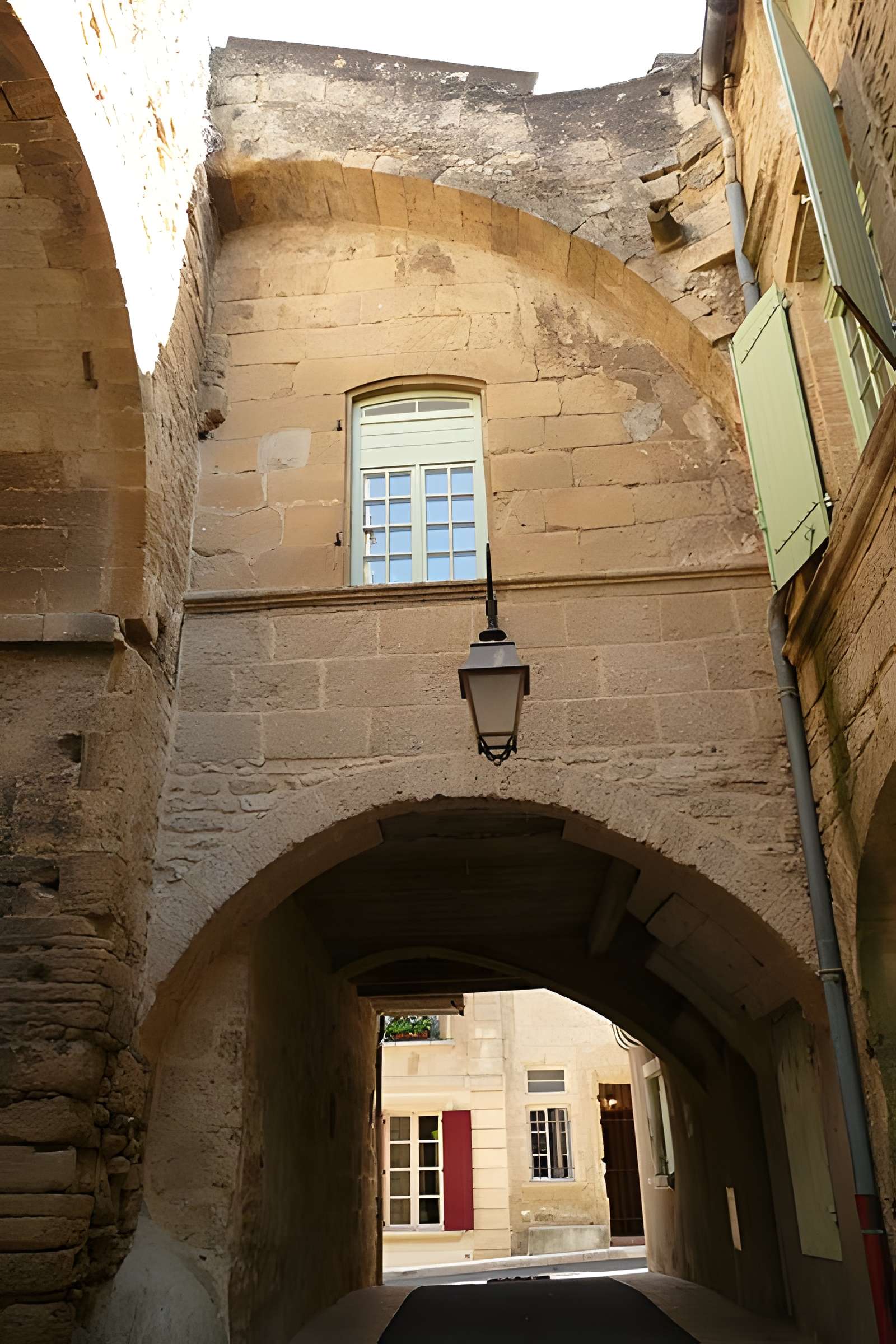 Porte de ville fortifiée