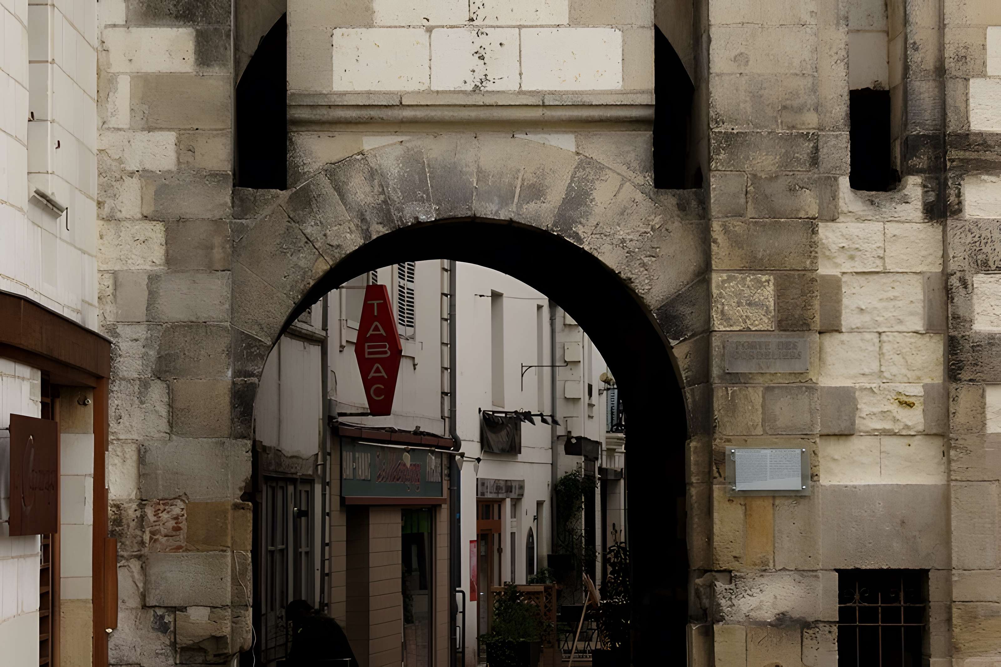 Porte des Cordeliers de Loches
