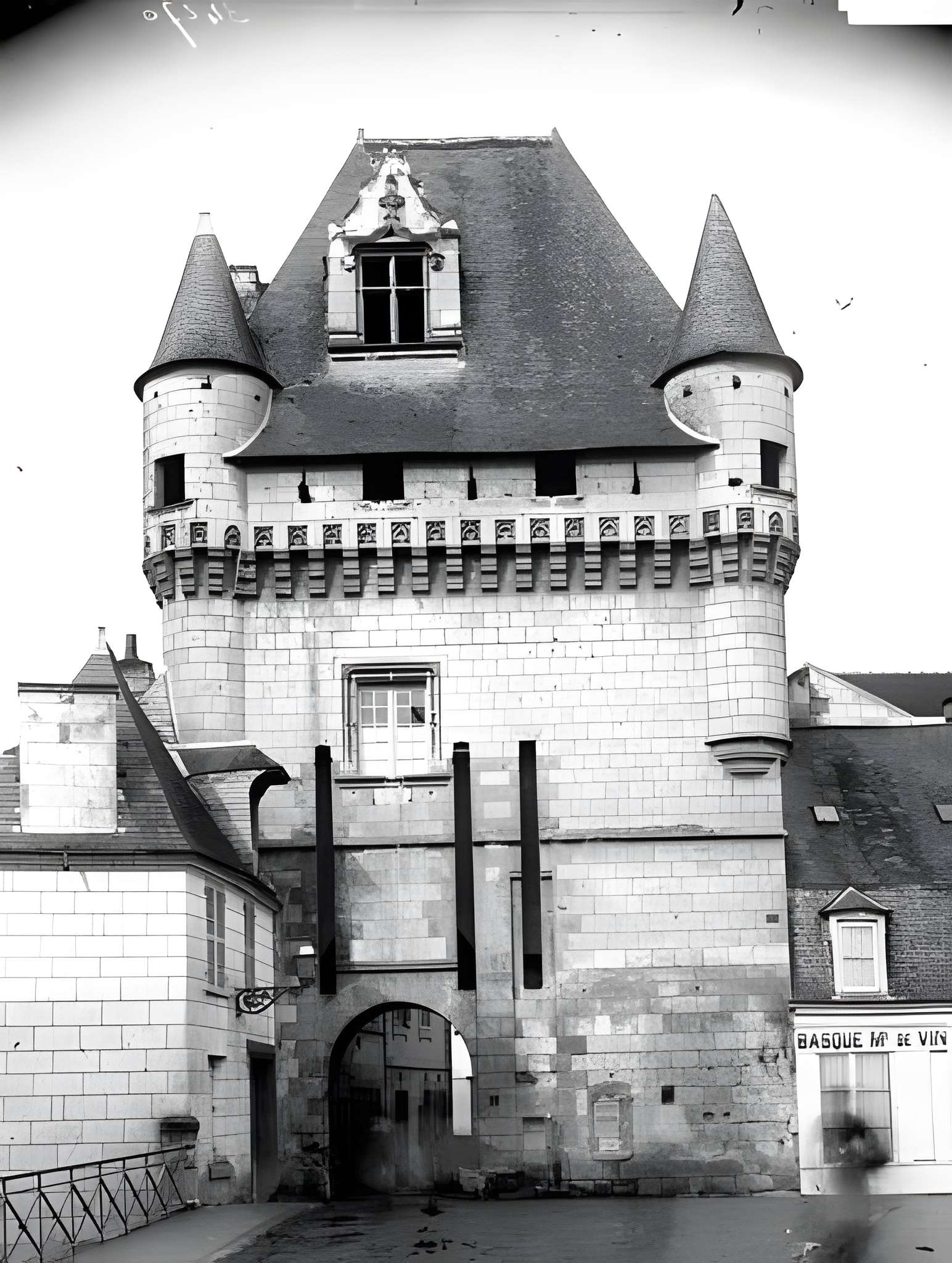 Porte des Cordeliers de Loches