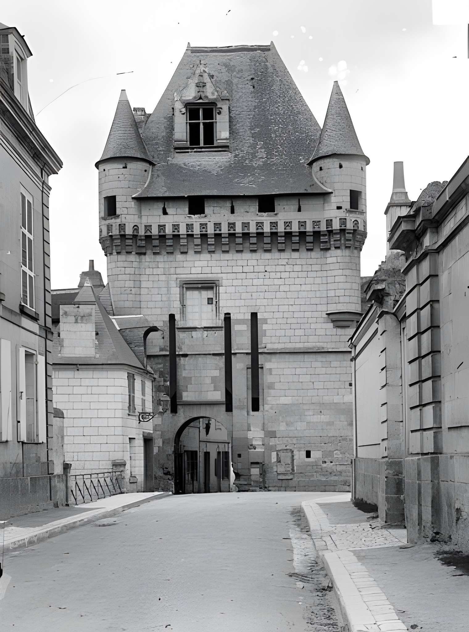 Porte des Cordeliers de Loches