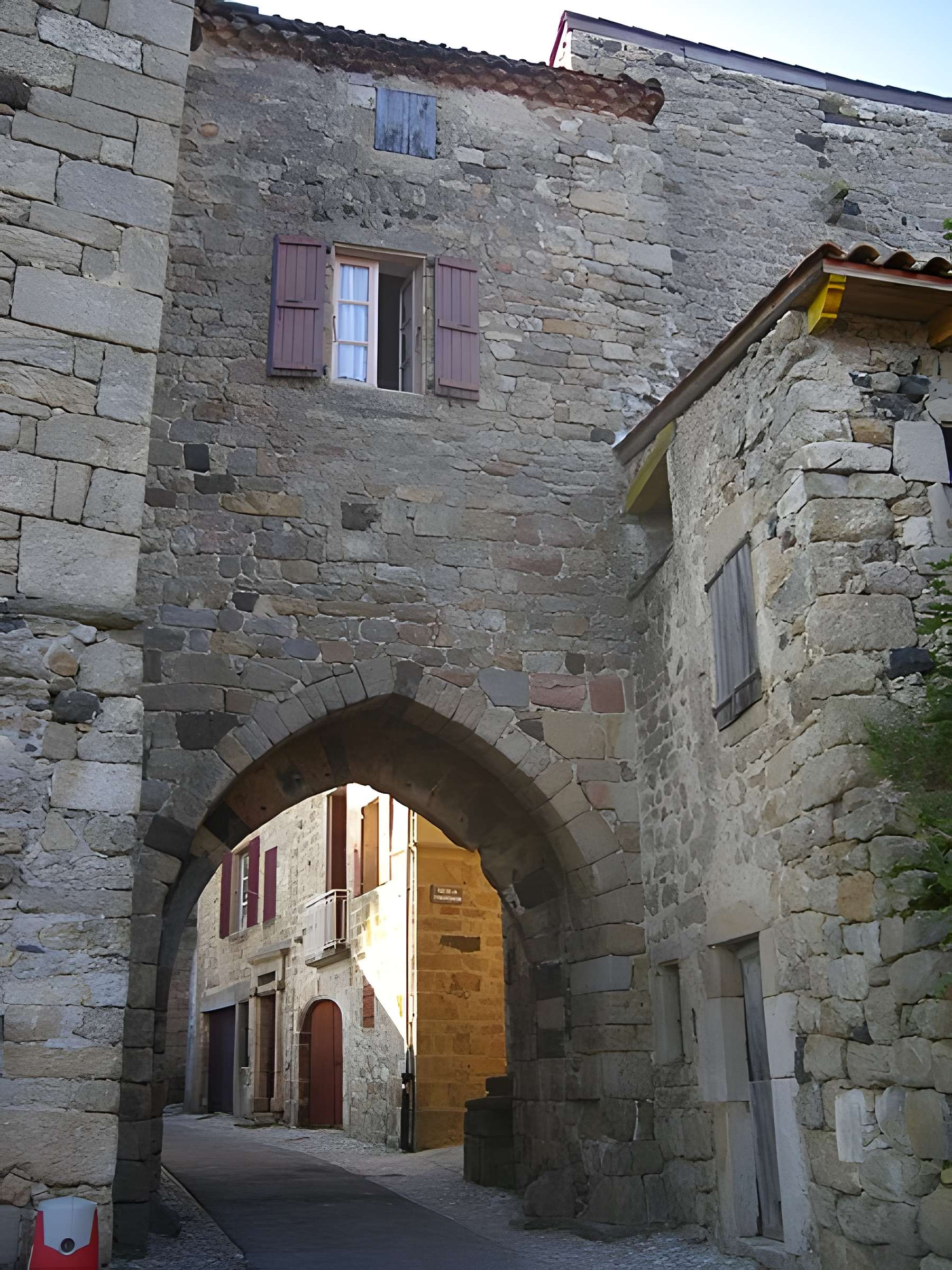 Porte du Besset de Pradelles