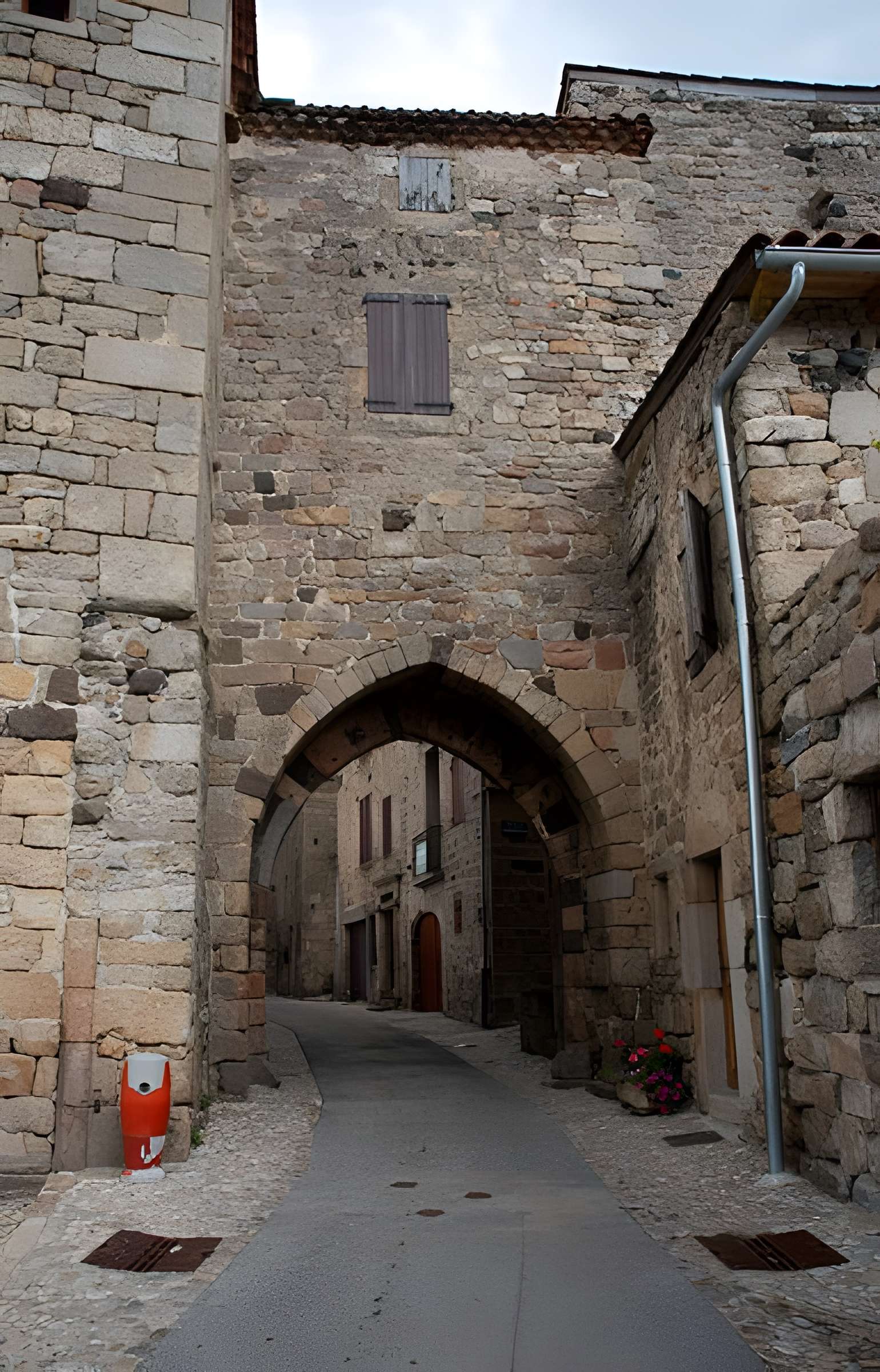 Porte du Besset de Pradelles 