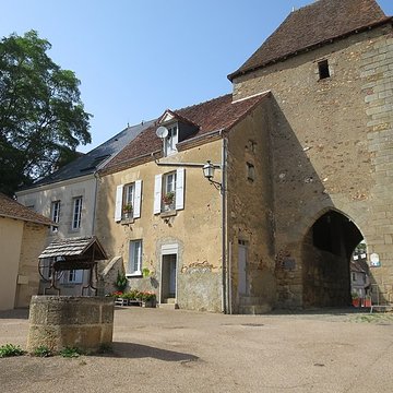 Porte du Marché de Sainte-Sévère-sur-Indre