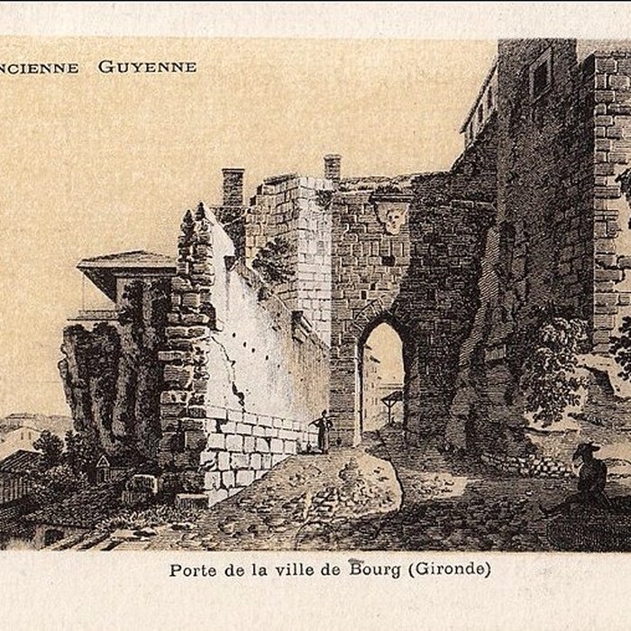 Photo de Porte du Port de Bourg