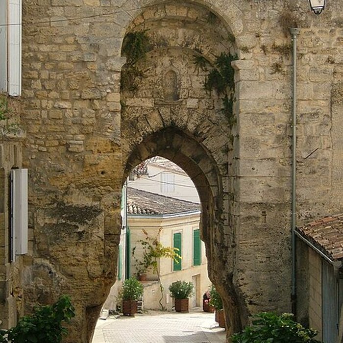 Photo de Porte du Port de Bourg