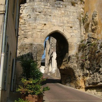 porte du port de bourg