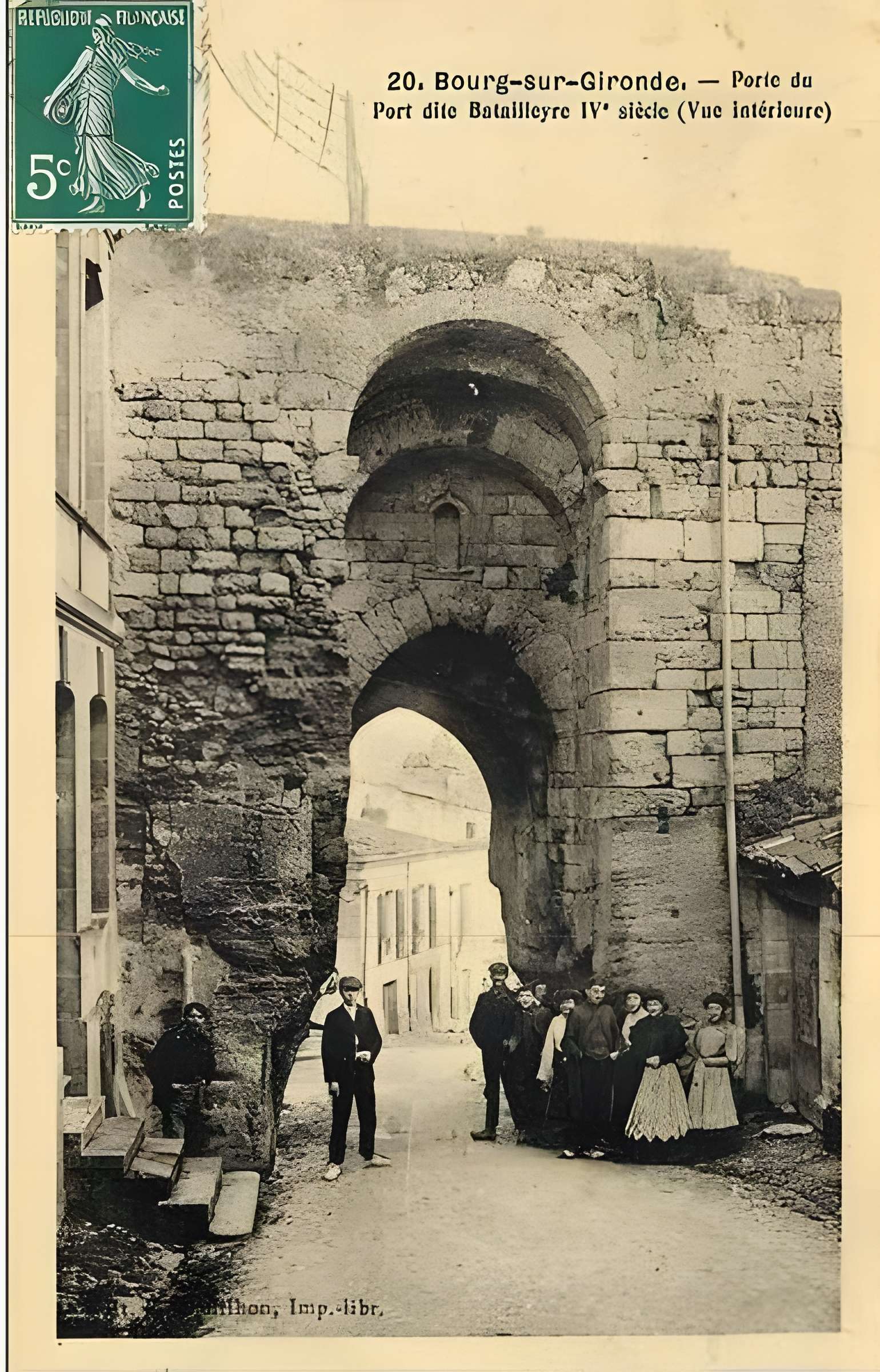 Porte du Port de Bourg