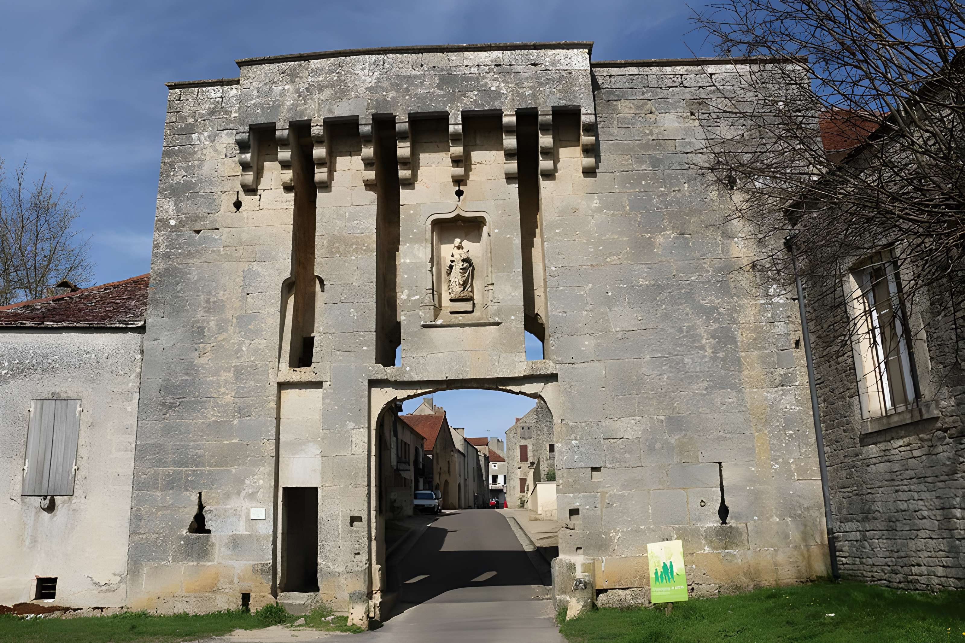 Portes de ville de Flavigny-sur-Ozerain