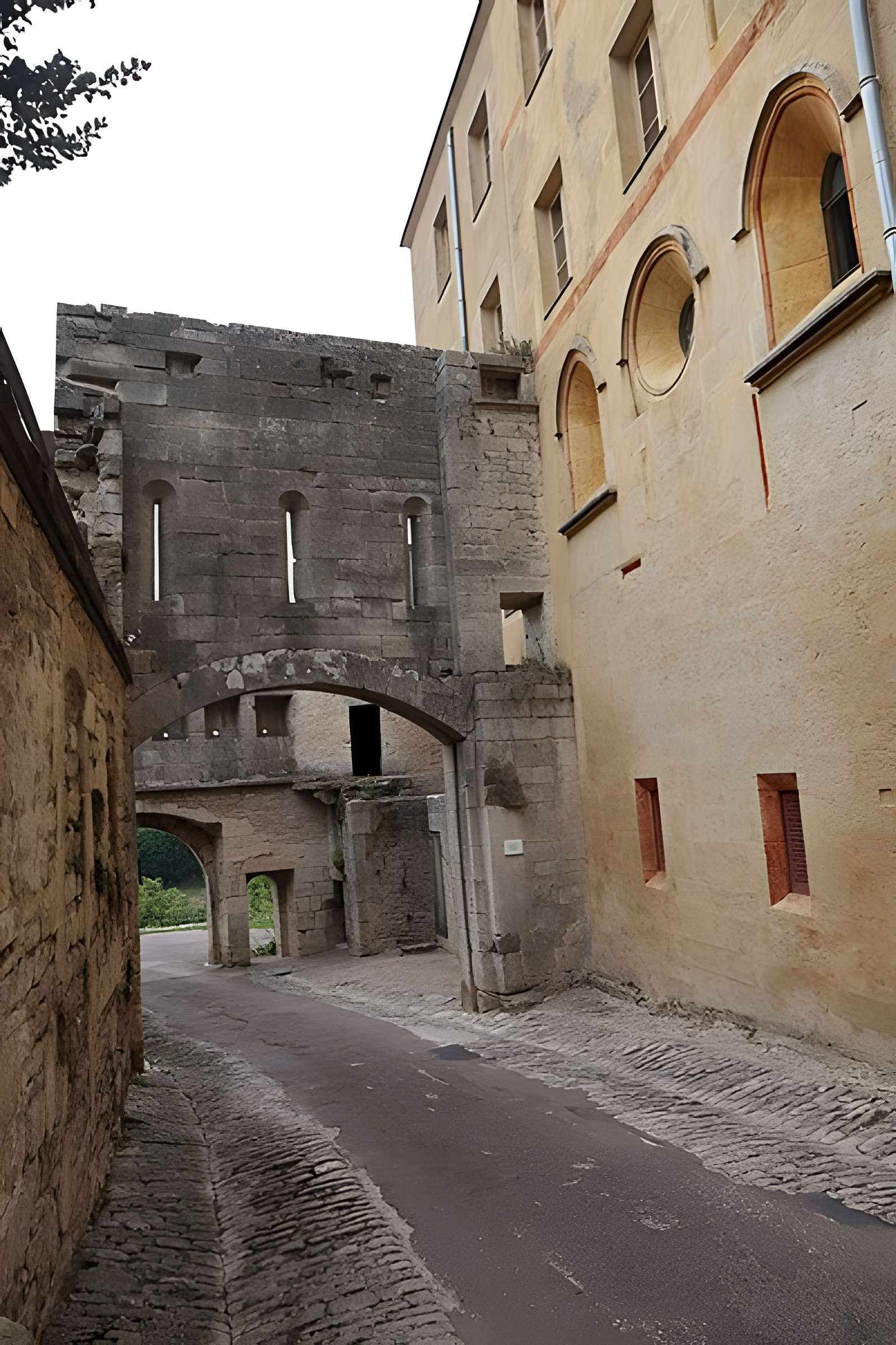 Portes de ville de Flavigny-sur-Ozerain