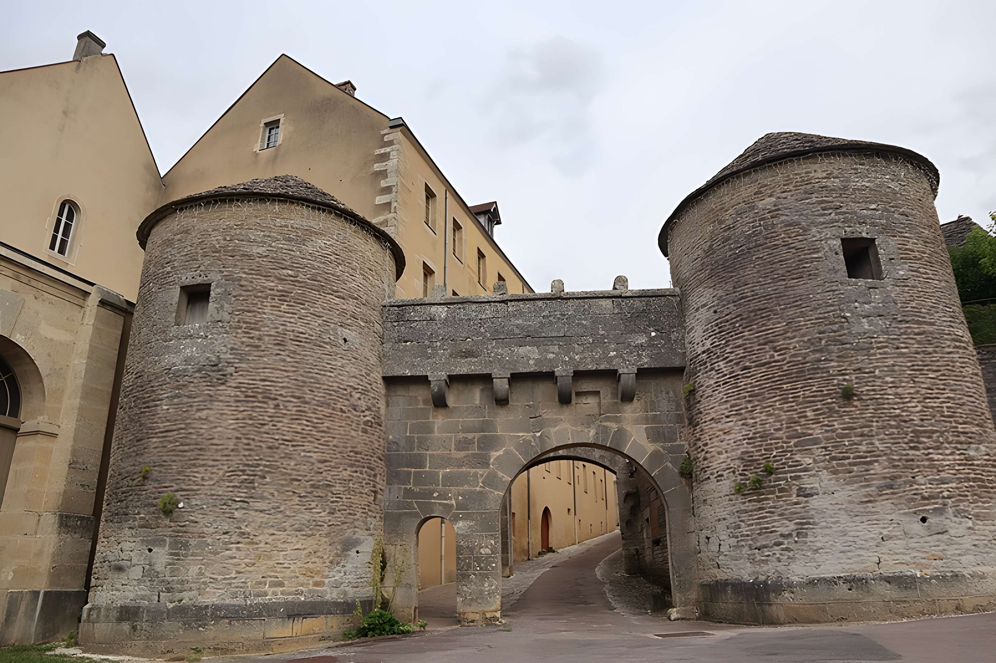 Portes de ville de Flavigny-sur-Ozerain