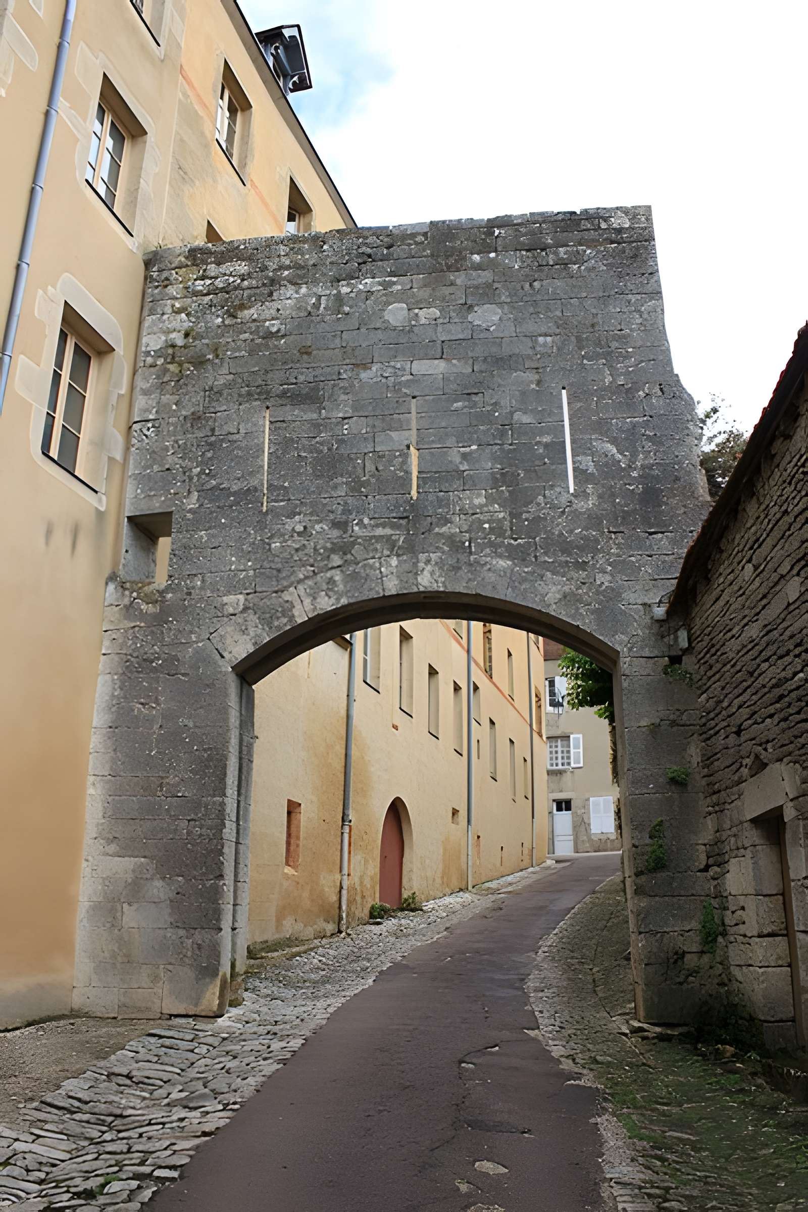 Portes de ville de Flavigny-sur-Ozerain