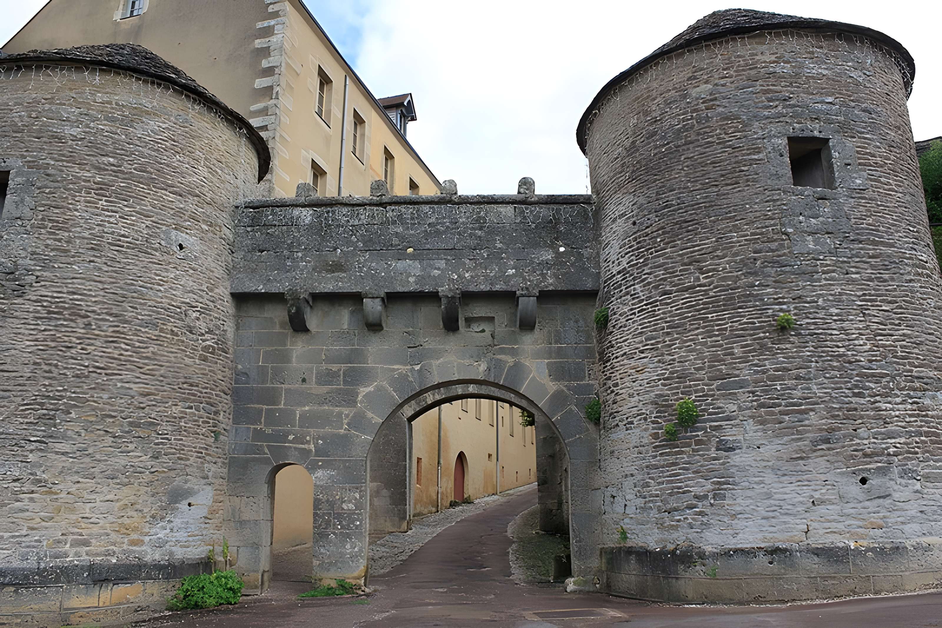 Portes de ville de Flavigny-sur-Ozerain