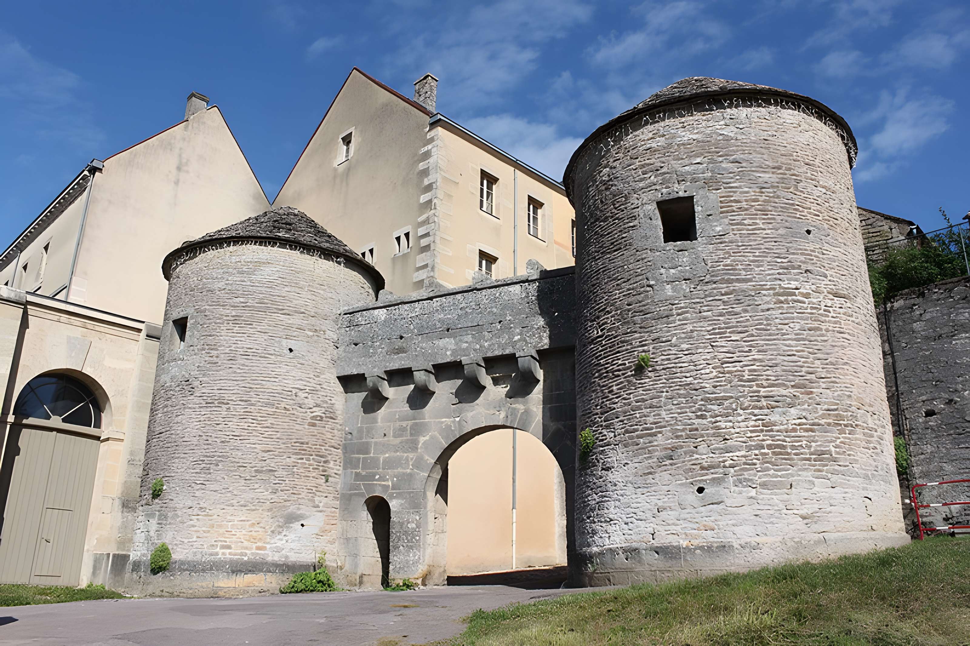 Portes de ville de Flavigny-sur-Ozerain