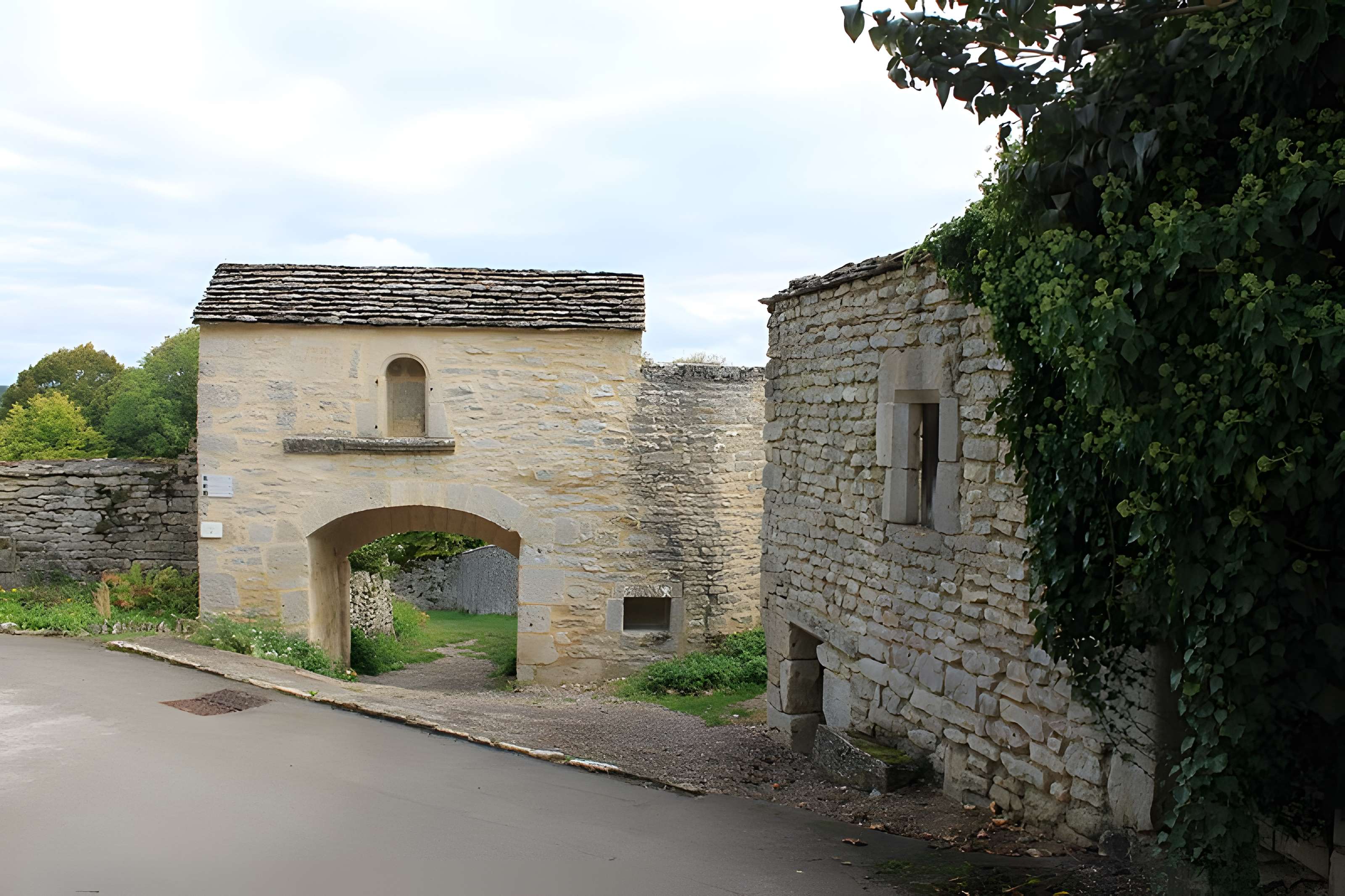 Portes de ville de Flavigny-sur-Ozerain