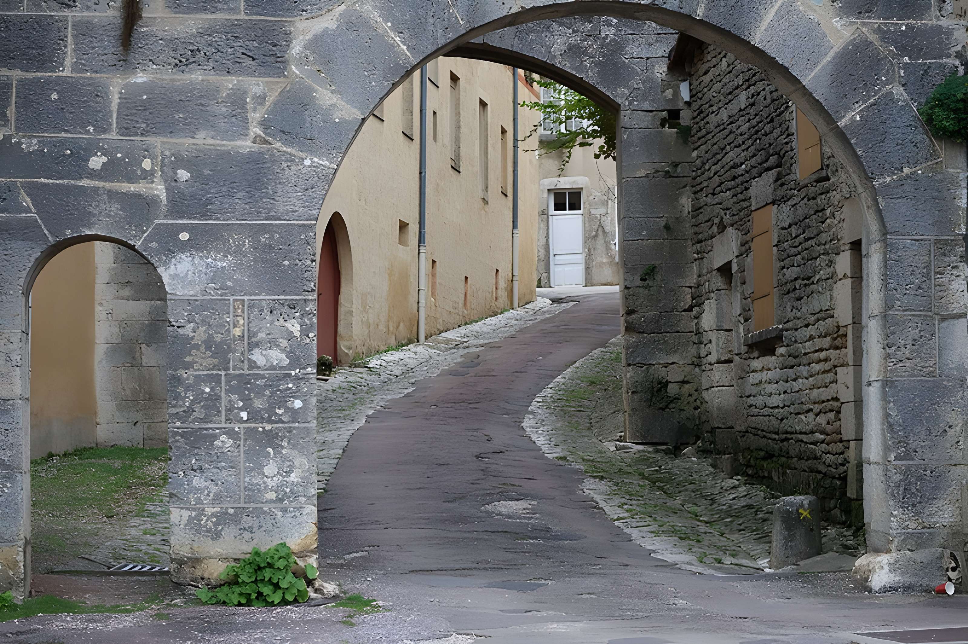 Portes de ville de Flavigny-sur-Ozerain