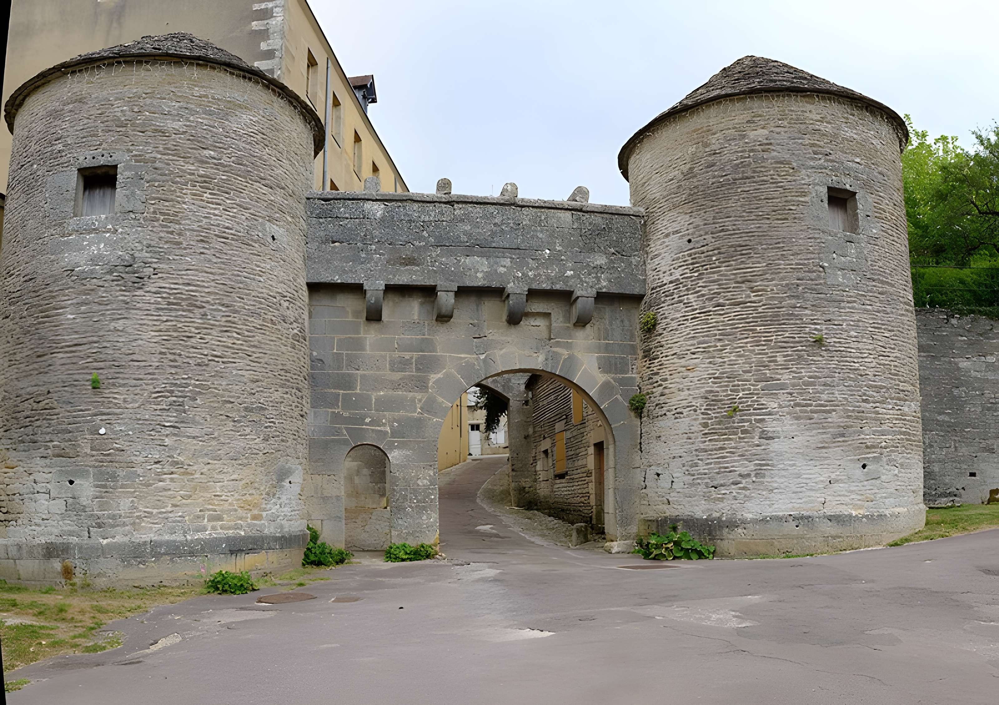 Portes de ville de Flavigny-sur-Ozerain