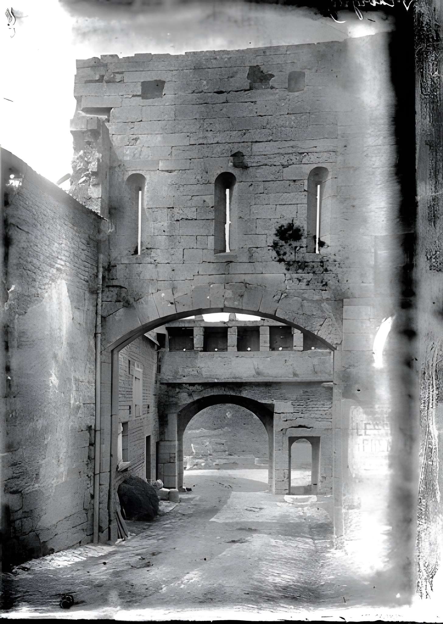 Portes de ville de Flavigny-sur-Ozerain