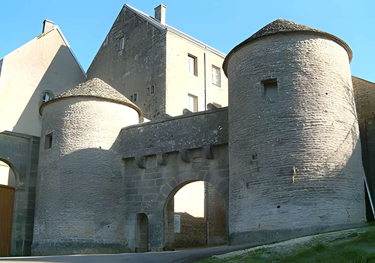 Portes de ville de Flavigny-sur-Ozerain 