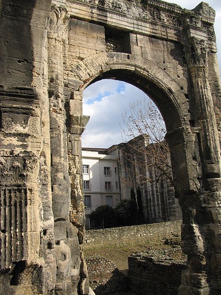 Photo de Portique romain du Forum de Vienne