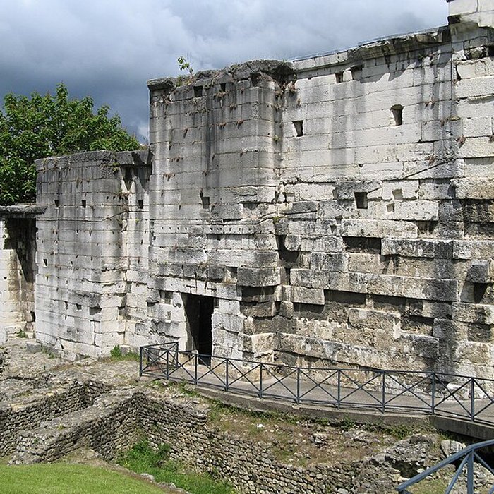 Photo de Portique romain du Forum de Vienne