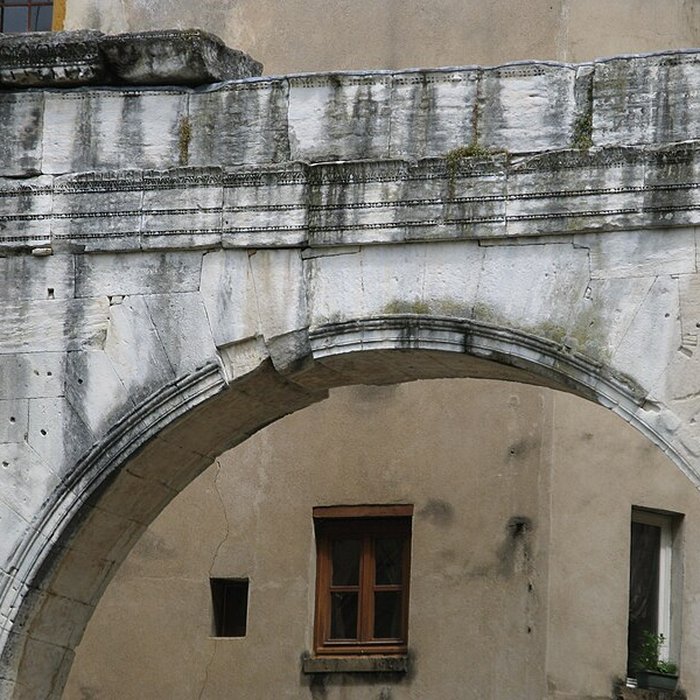 Photo de Portique romain du Forum de Vienne