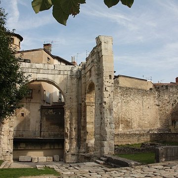 Portique romain du Forum de Vienne