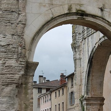 Portique romain du Forum de Vienne