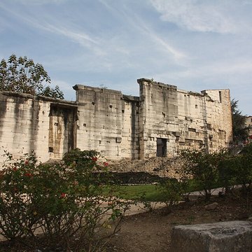 Portique romain du Forum de Vienne