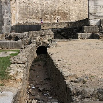 Portique romain du Forum de Vienne