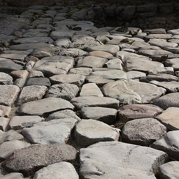 Portique romain du Forum de Vienne