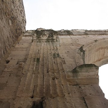 Portique romain du Forum de Vienne