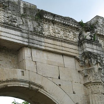 Portique romain du Forum de Vienne