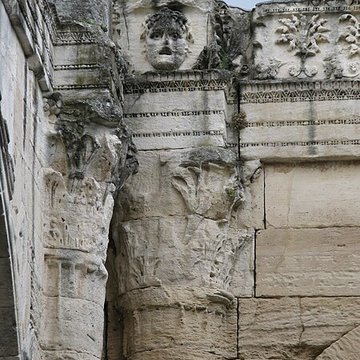 Portique romain du Forum de Vienne