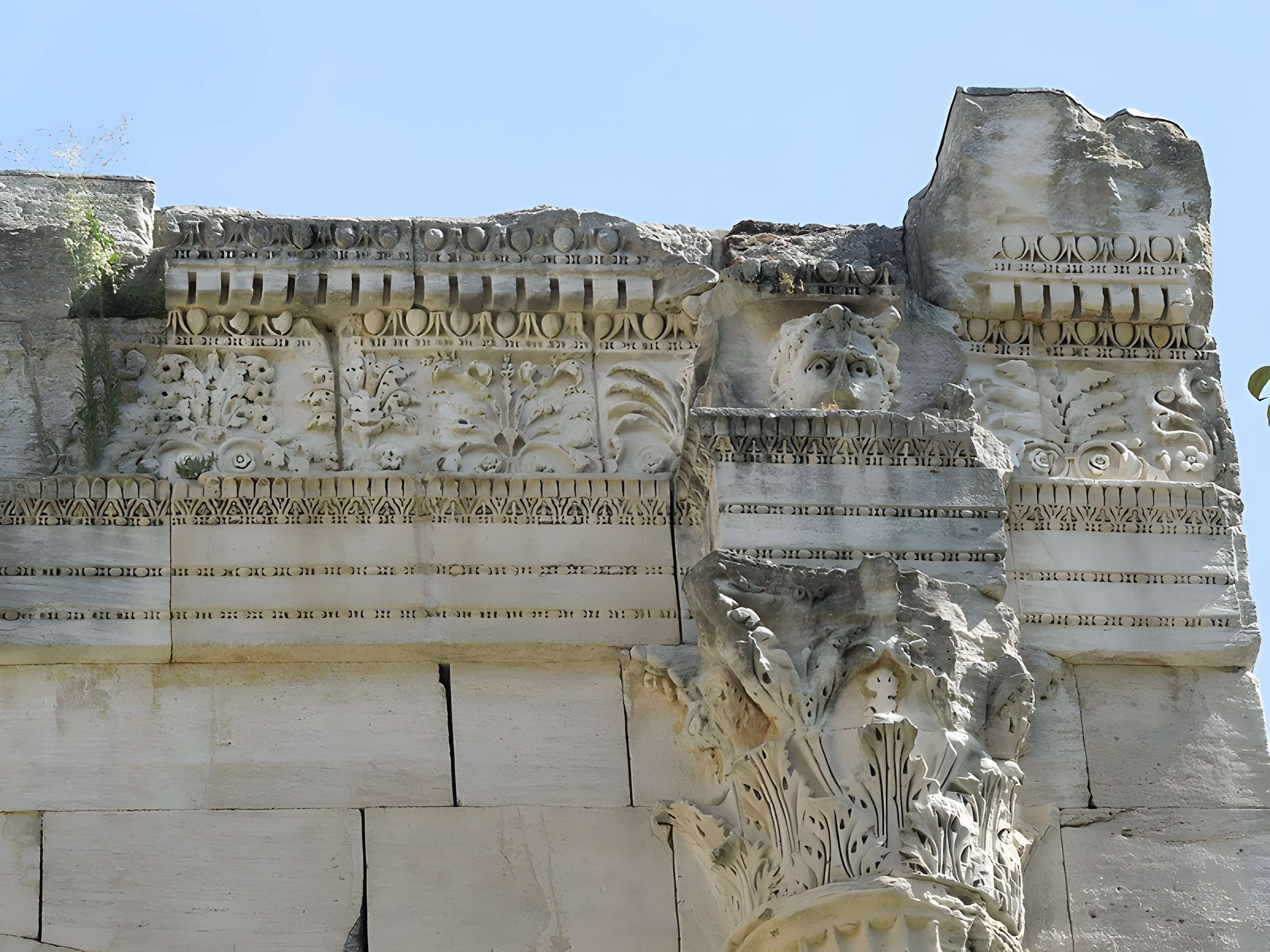 Portique romain du Forum de Vienne